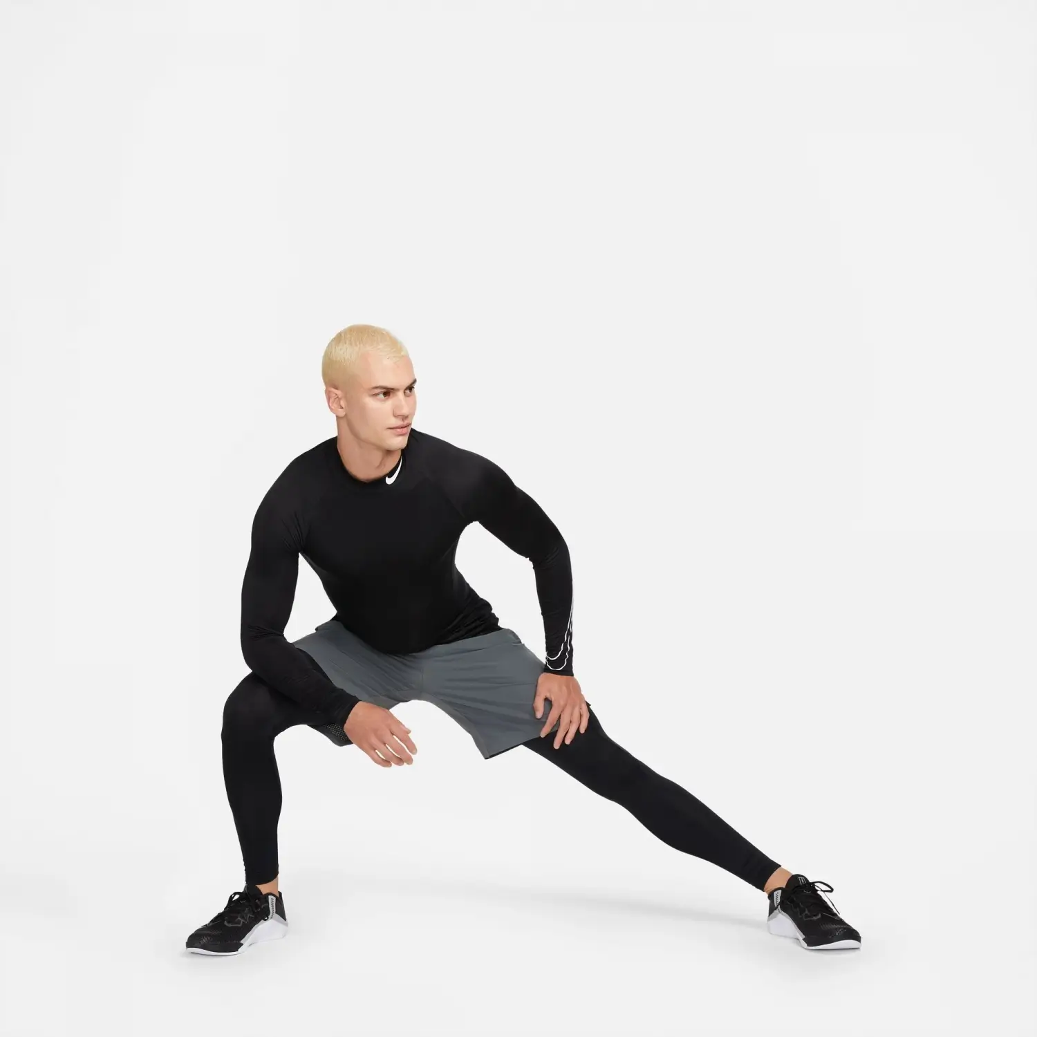 Nike Pro Dri-Fit Tight-Fit Long-Sleeve Erkek Tişört DD1986-010