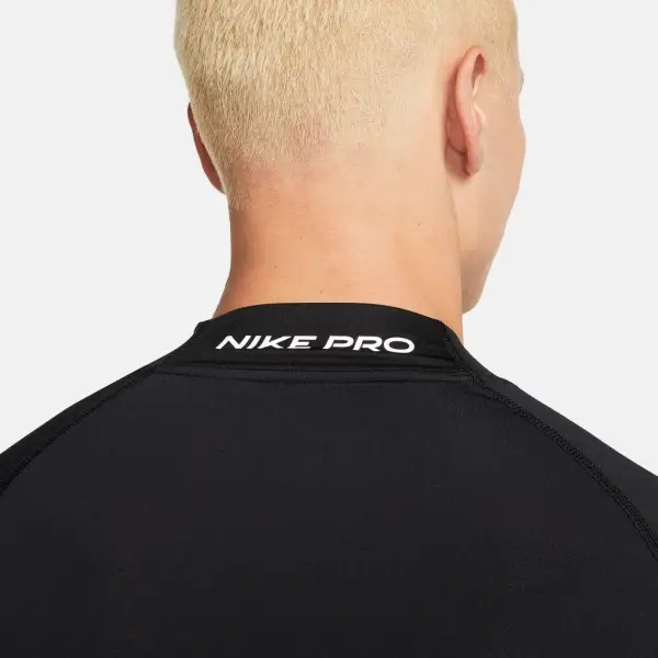 Nike Pro Dri-Fit Tight-Fit Long-Sleeve Erkek Tişört DD1986-010