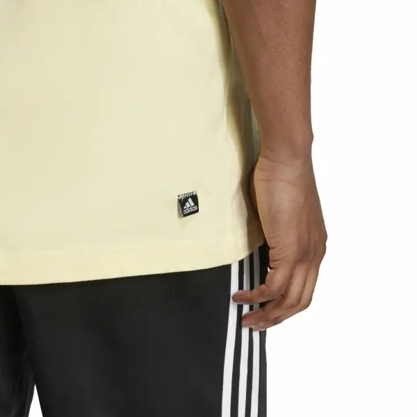 adidas Remoji Pocket Graphic  Erkek Tişört IY0736